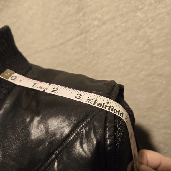 WATER RESISTANT, SHINY, PUFFER, BLACK OLD NAVY VEST - Picture 4 of 14